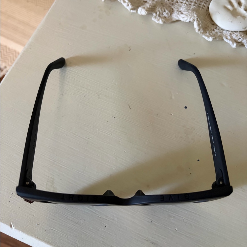 Toms Sunglasses - Picture 2 of 8